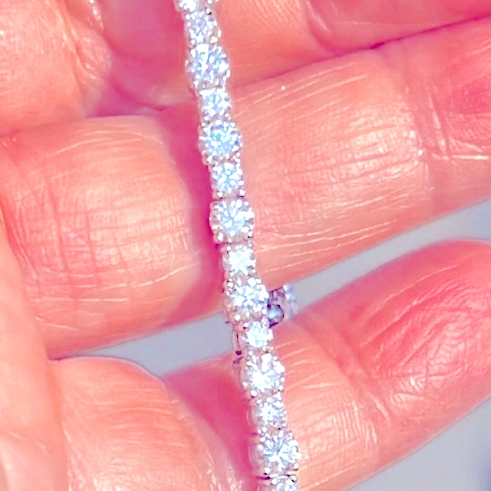14 karat gold and 6 carat diamond Tennis Bracelet